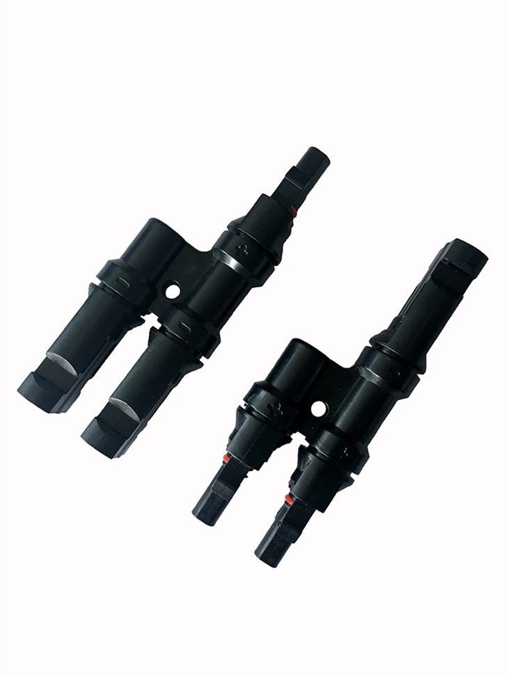 Conector de cablu al panoului solar