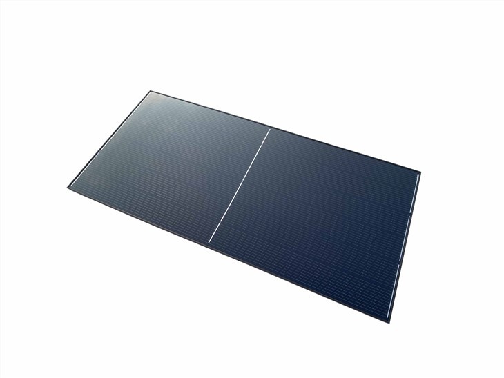 Panou solar cu jumătate de celulă 560W