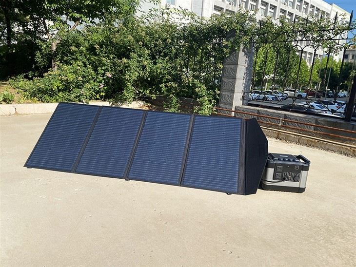 Panou solar portabil de 200W pentru exterior